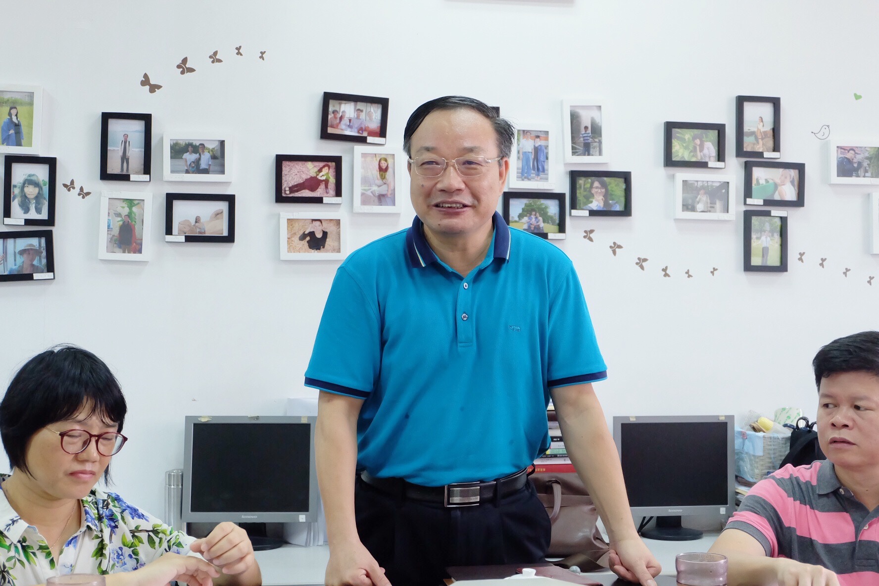 图为 钱扬义教授进行发言